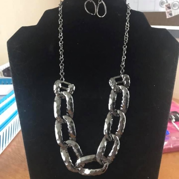 Neckless - Picture 2 of 8